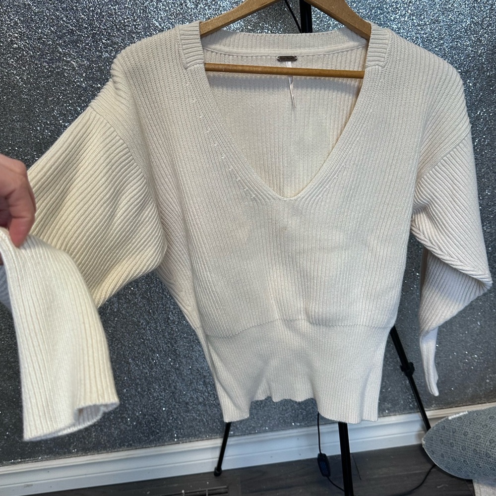 Free People - Cream V-Neck Cropped Ribbed Sweater